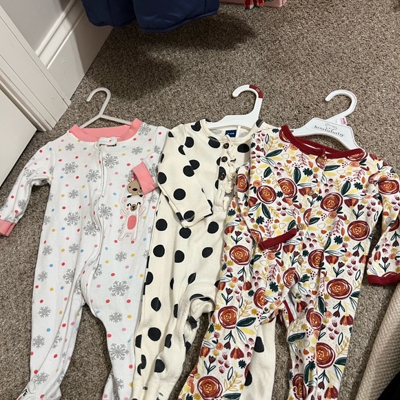 Lot of 3 6-9 month sleepers - Picture 2 of 5